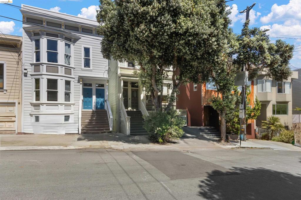 12 Beaver St Property Photo 1