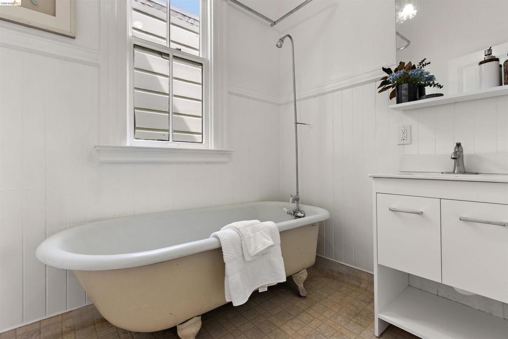 12 Beaver St Property Photo 30