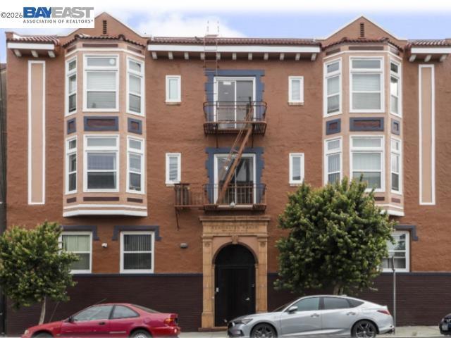 2624 Foothill Blvd Property Photo 1