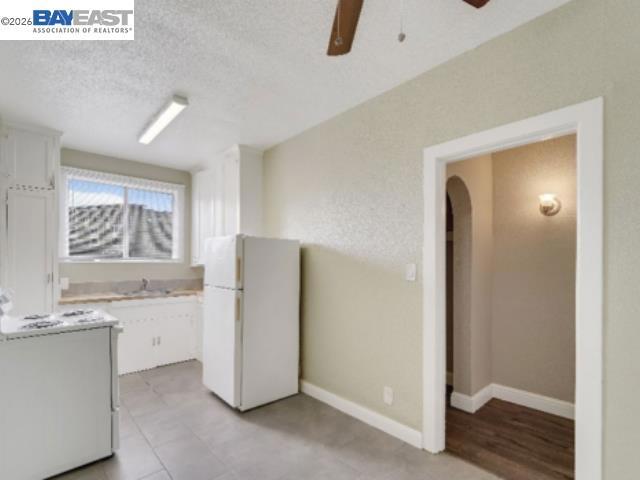 2624 Foothill Blvd Property Photo 6
