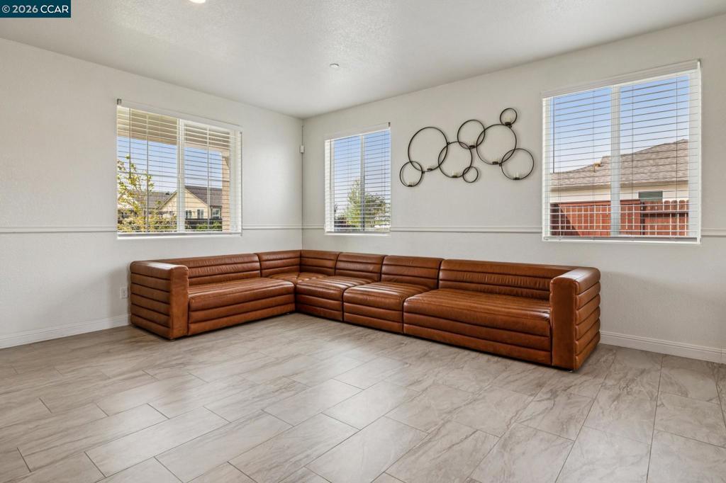4748 Beacon Way Property Photo 4