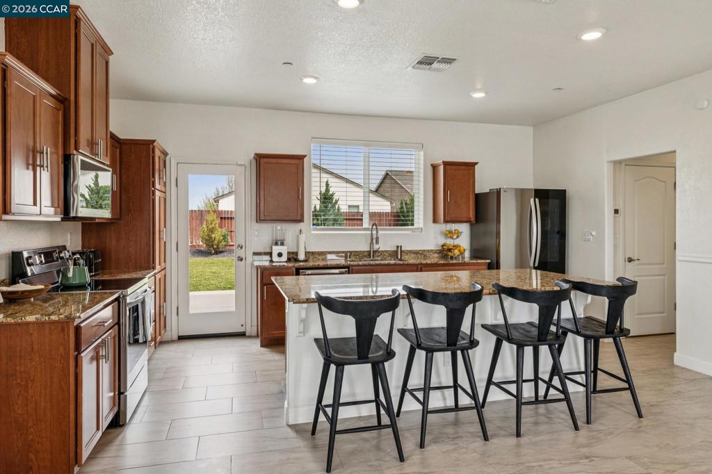 4748 Beacon Way Property Photo 8