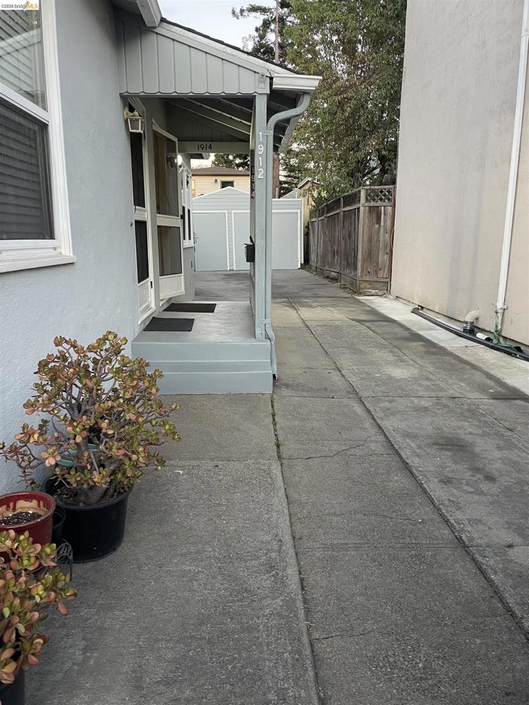 1912 Lafayette St Property Photo 6