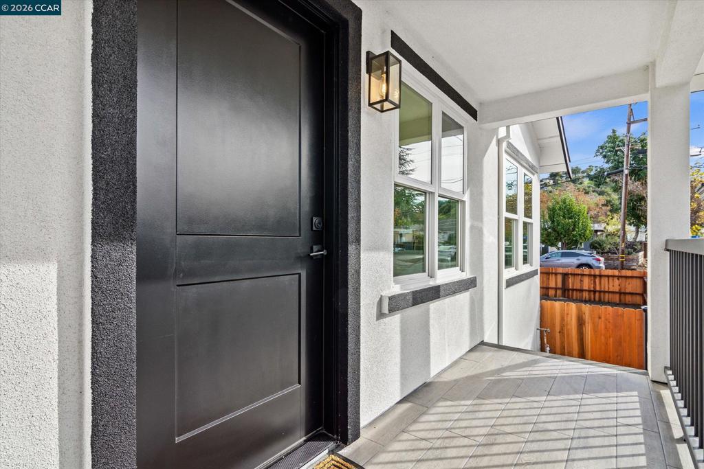2027 Castro St Property Photo 2