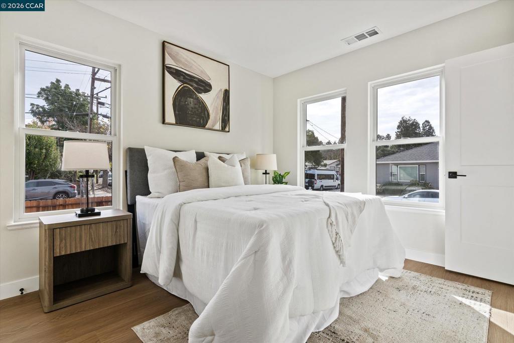 2027 Castro St Property Photo 17