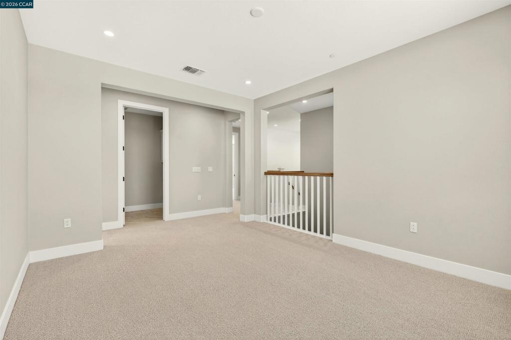 2237 Vandeleur Drive Property Photo 25