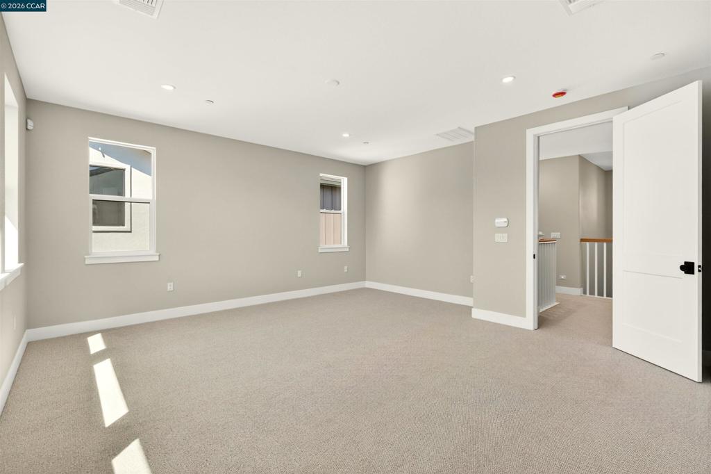 2237 Vandeleur Drive Property Photo 27