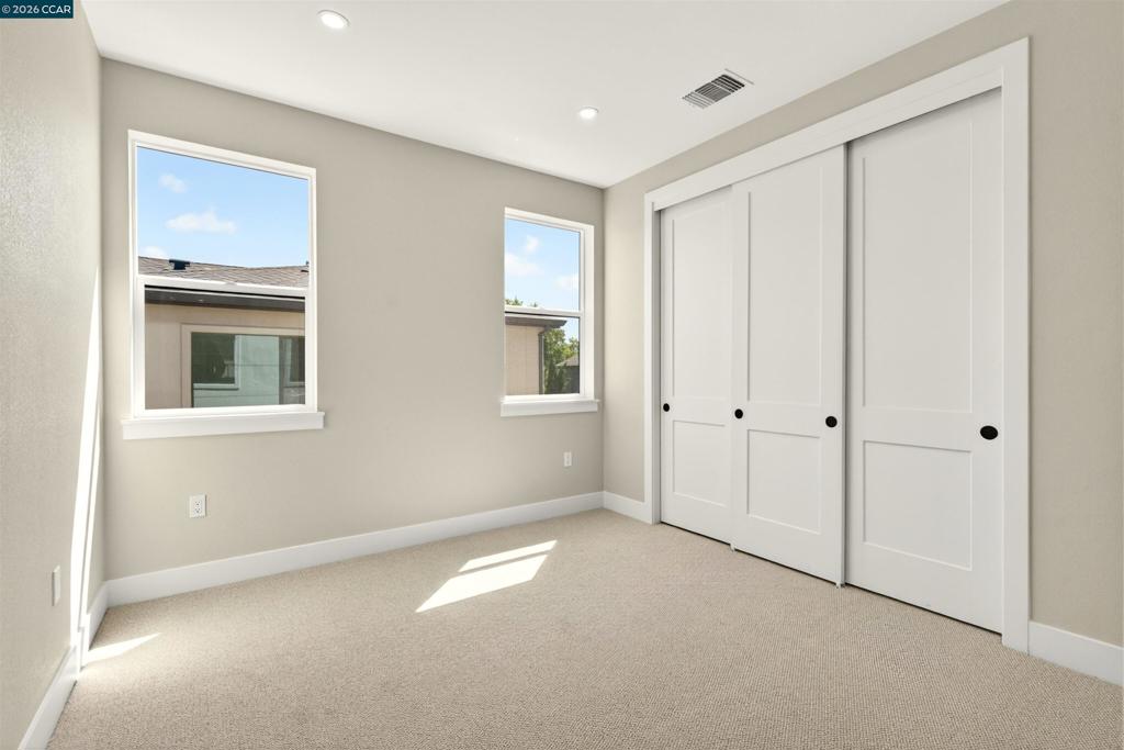 2237 Vandeleur Drive Property Photo 37