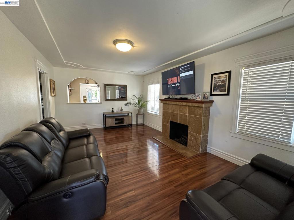 4239 Quigley Pl Property Photo 4