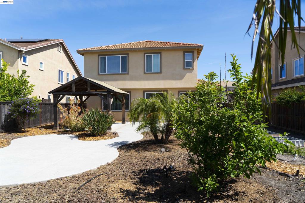 607 Guild Road Property Photo 4