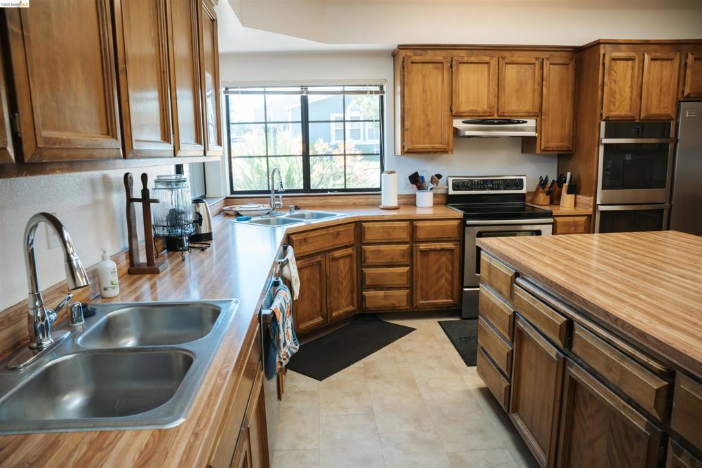 1909 Strasbourg Ln Property Photo 31