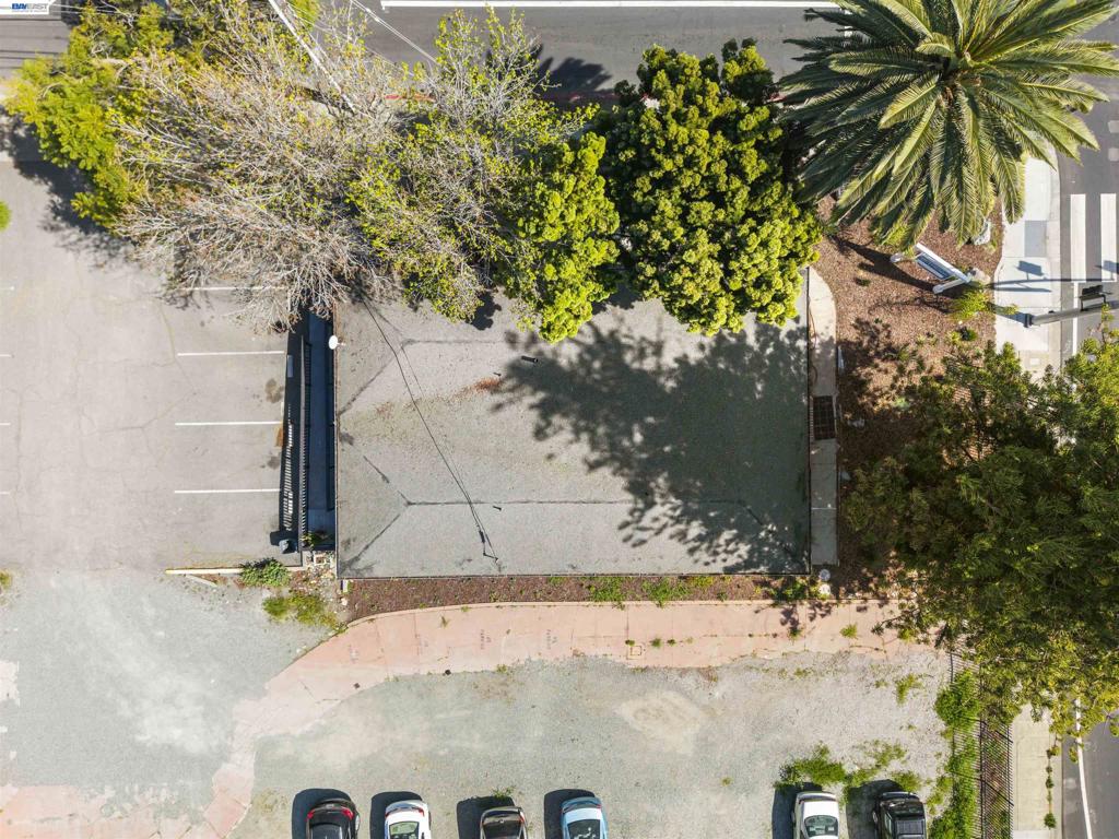 22427 Montgomery St Property Photo 15