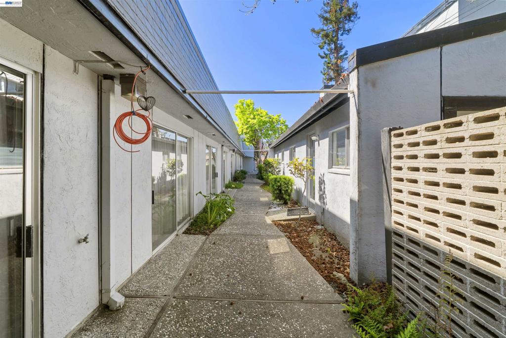 22427 Montgomery St Property Photo 24