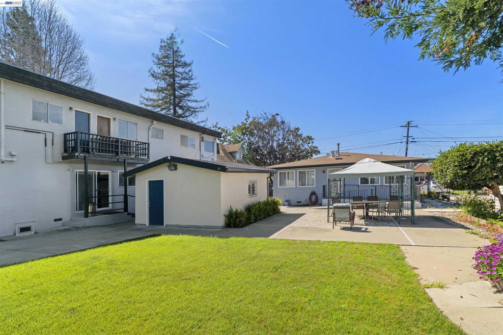 22427 Montgomery St Property Photo 26