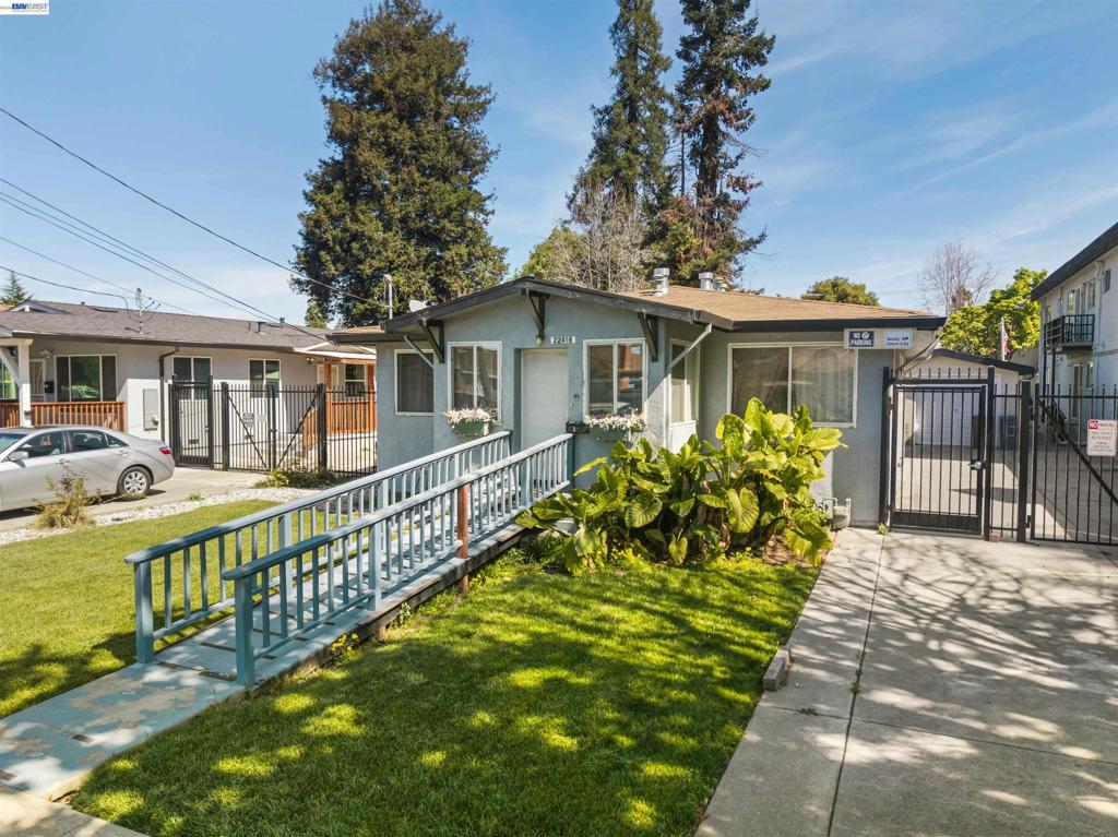 22427 Montgomery St Property Photo 29