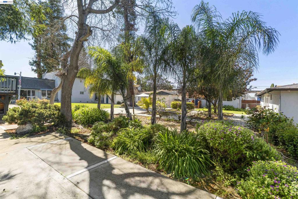 22427 Montgomery St Property Photo 41