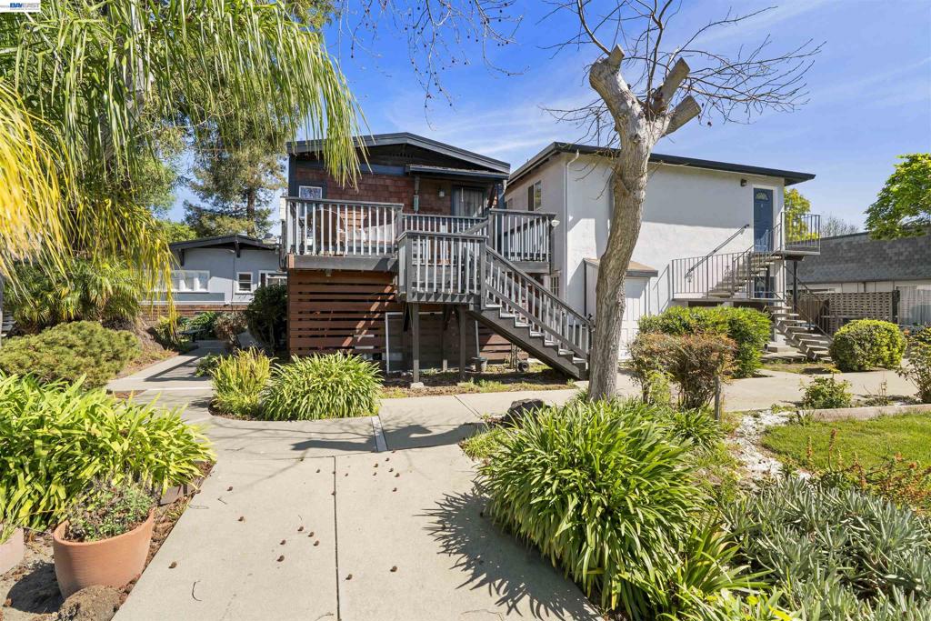 22427 Montgomery St Property Photo 42