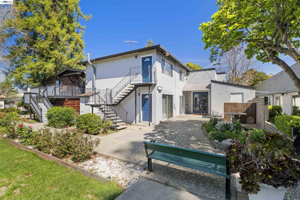 22427 Montgomery St Property Photo 44