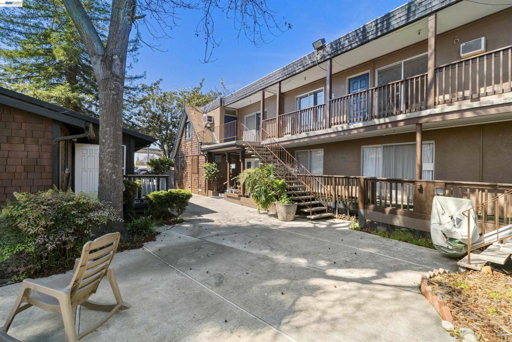 22427 Montgomery St Property Photo 49