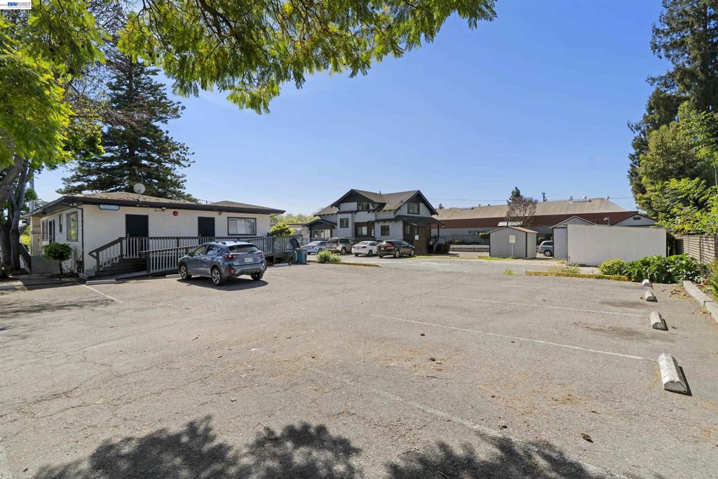 22427 Montgomery St Property Photo 53