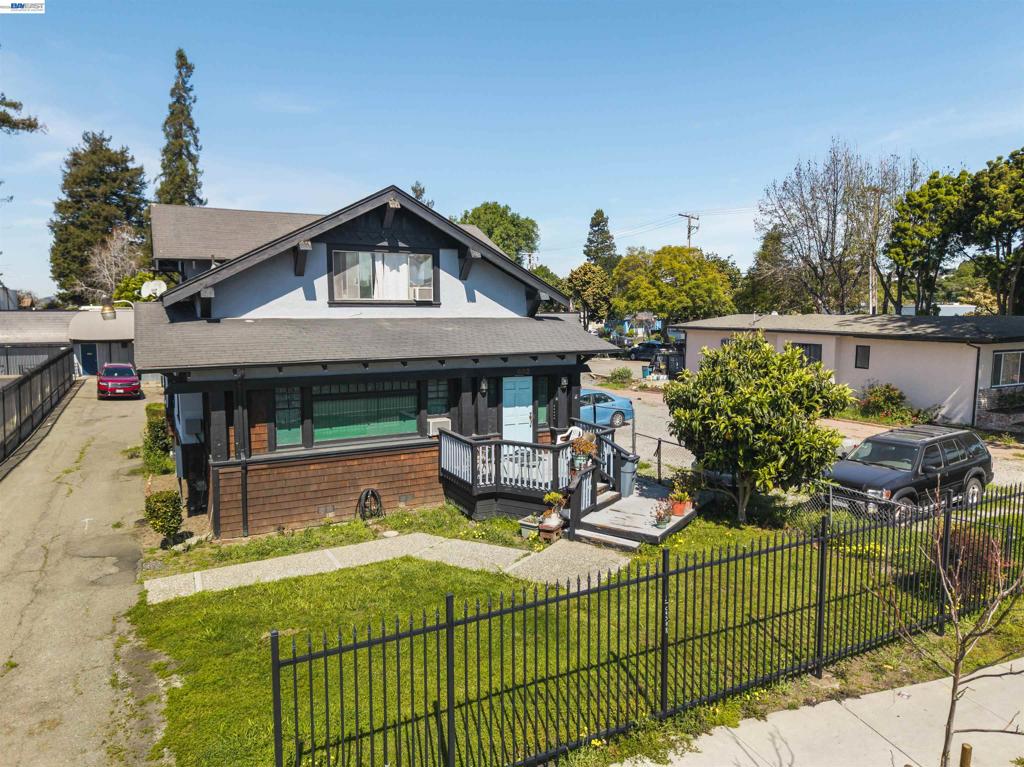 22427 Montgomery St Property Photo 55