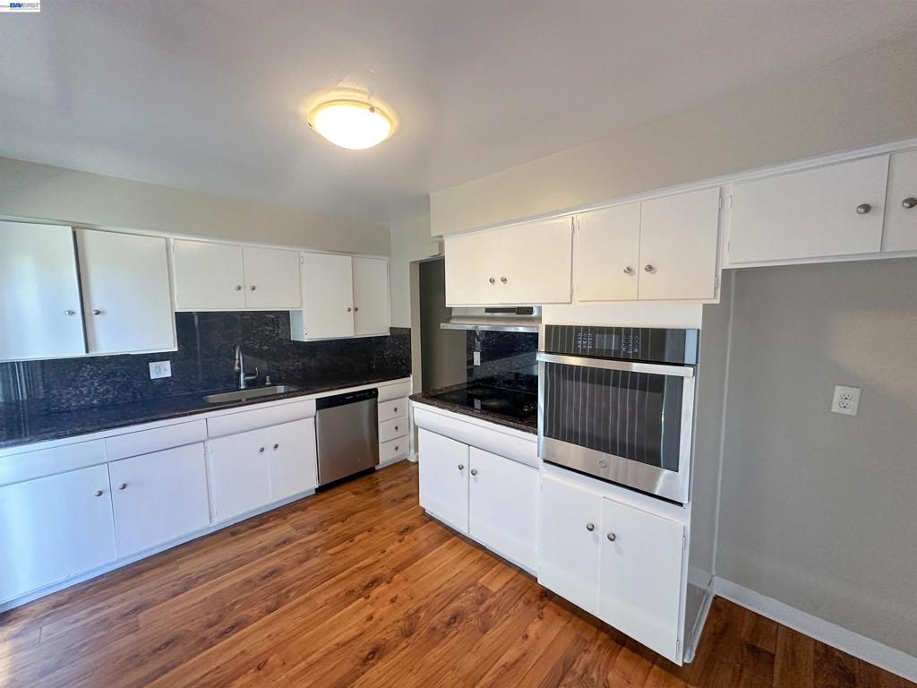 378 Acacia St Property Photo 8