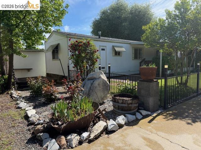 14192 Tuolumne Road Property Photo 5