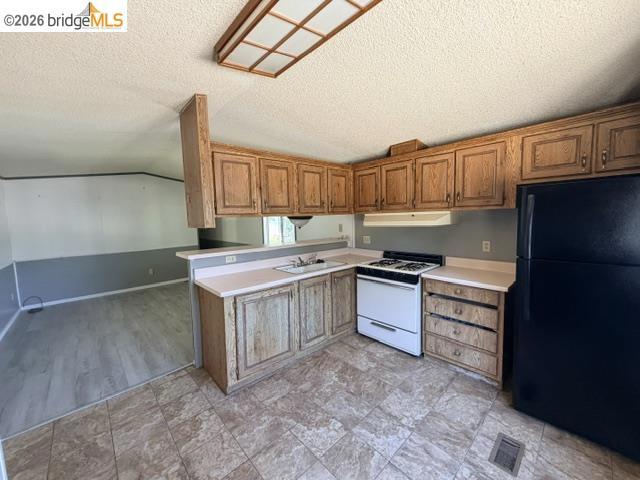 14192 Tuolumne Road Property Photo 12