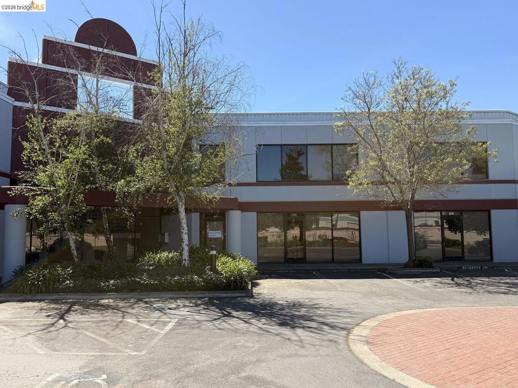 1735 Enterprise Dr Property Photo 3