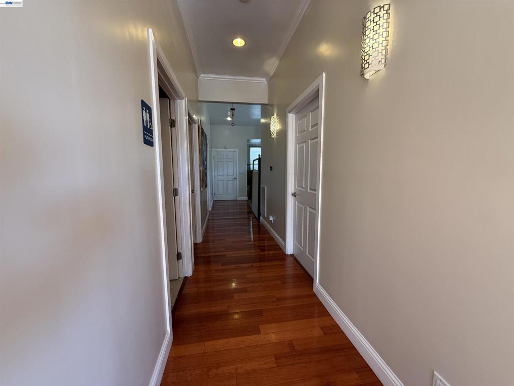 2426 2nd St Property Photo 10