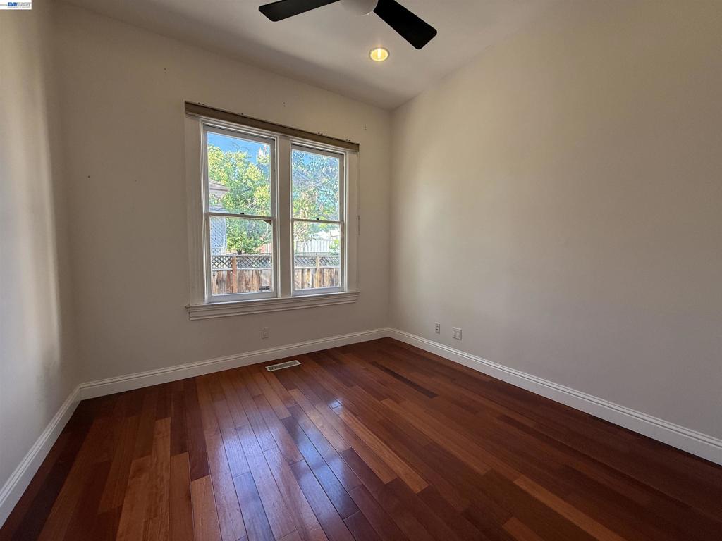 2426 2nd St Property Photo 11