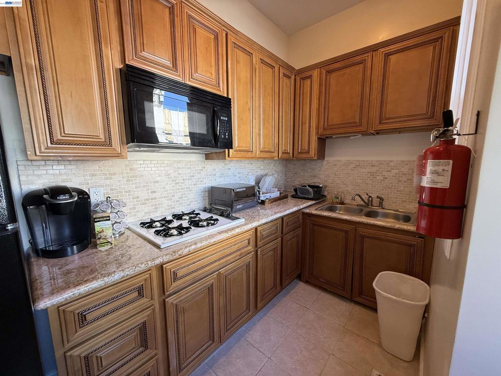 2426 2nd St Property Photo 15