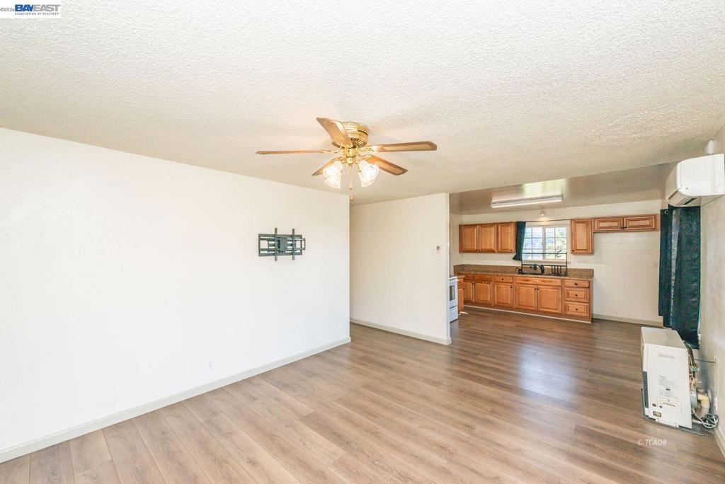 293 First Ave Property Photo 8