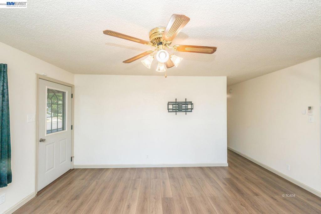 293 First Ave Property Photo 9