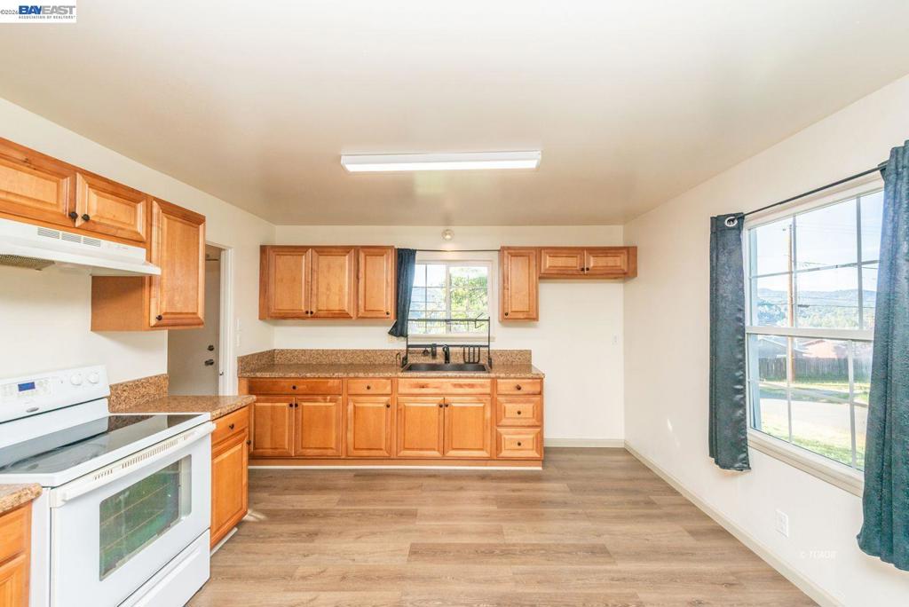 293 First Ave Property Photo 15