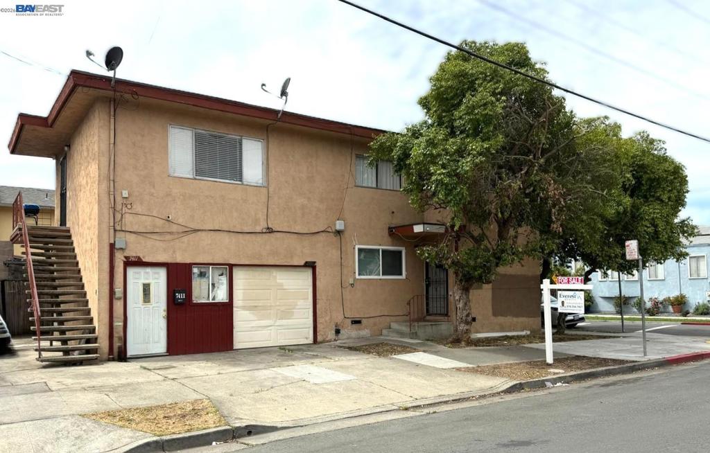 7401 7411 Hillside St Property Photo 2