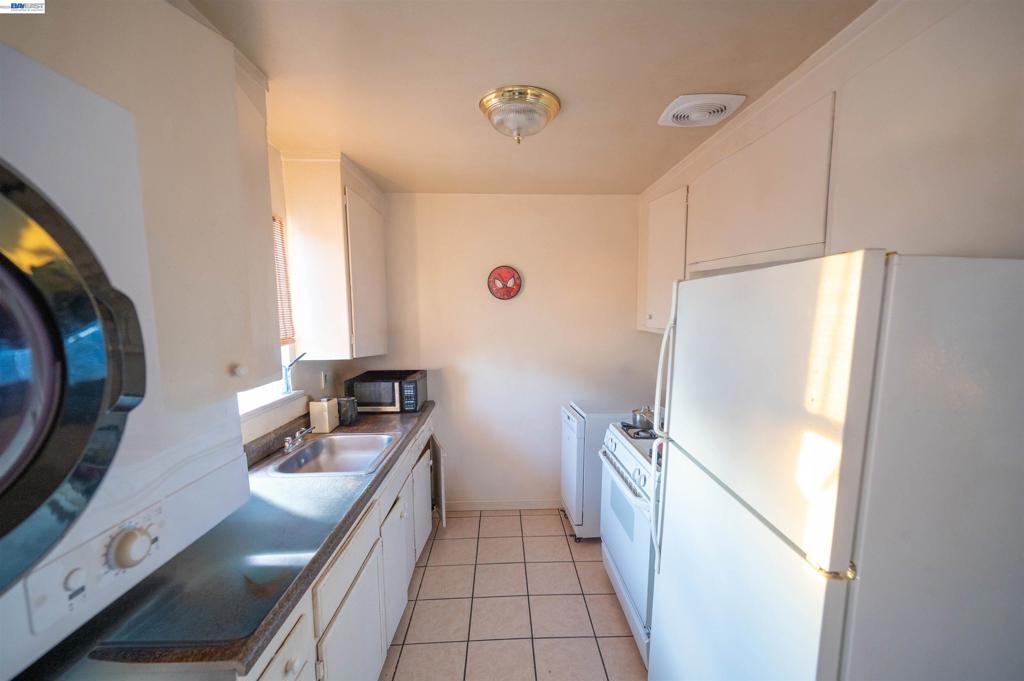 7401 7411 Hillside St Property Photo 11