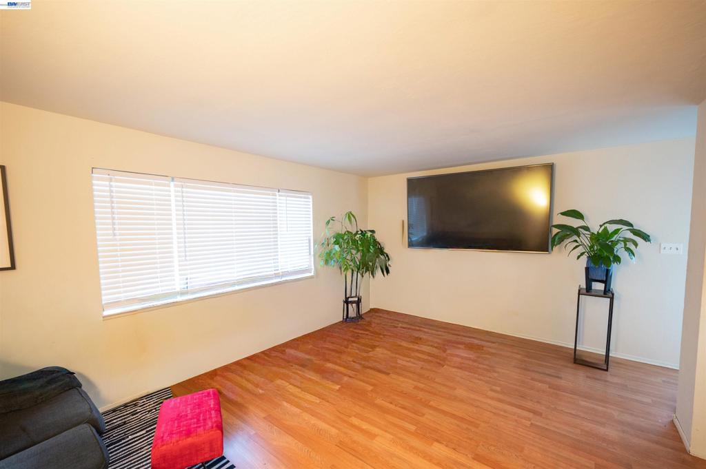 7401 7411 Hillside St Property Photo 13