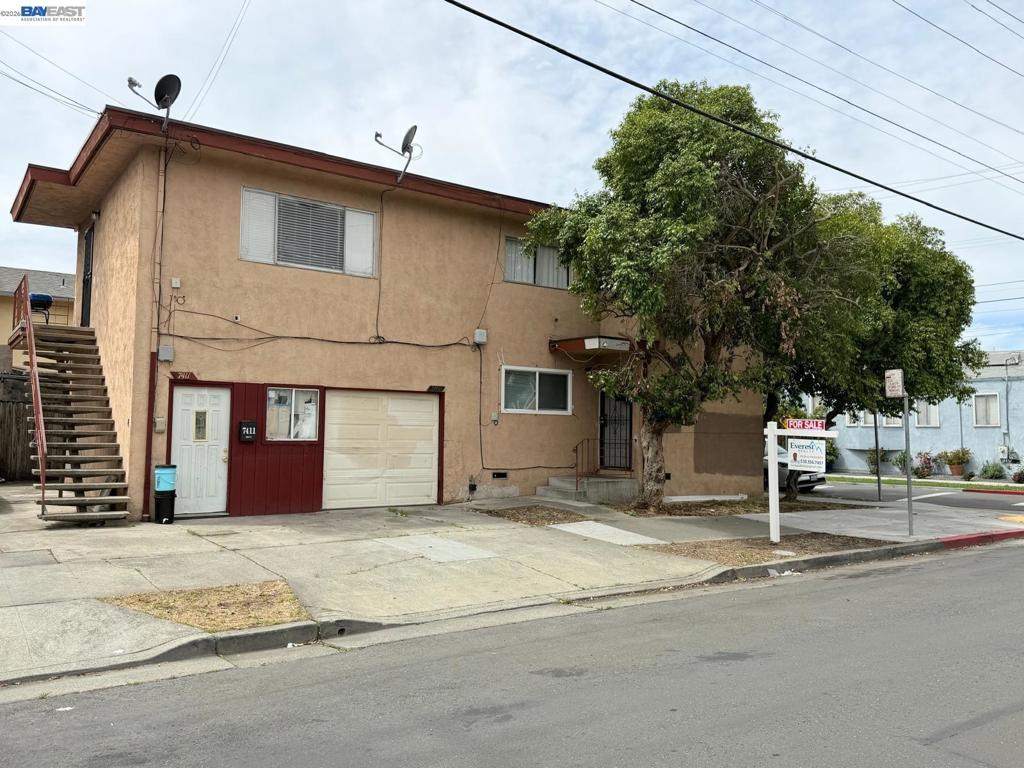7401 7411 Hillside St Property Photo 17
