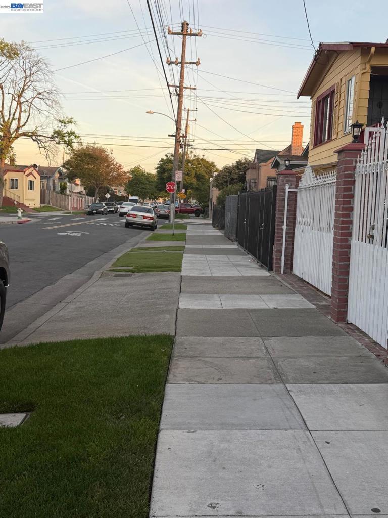 7401 7411 Hillside St Property Photo 18