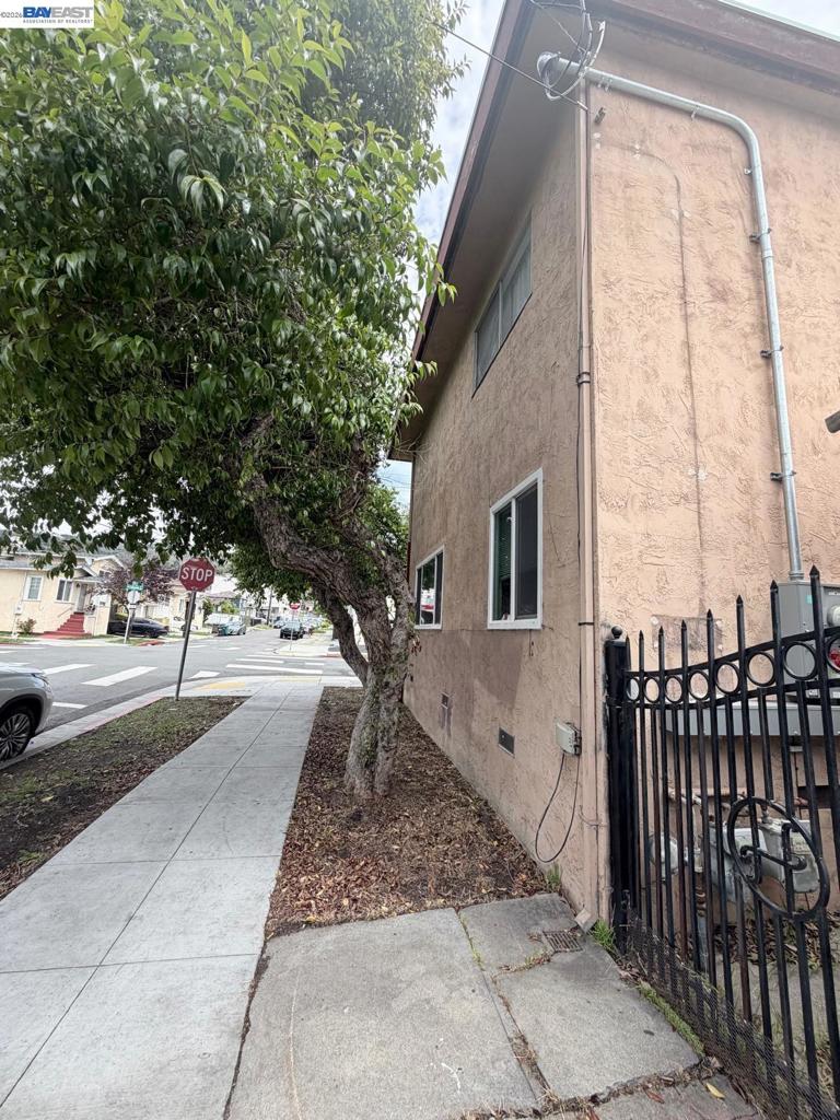 7401 7411 Hillside St Property Photo 19