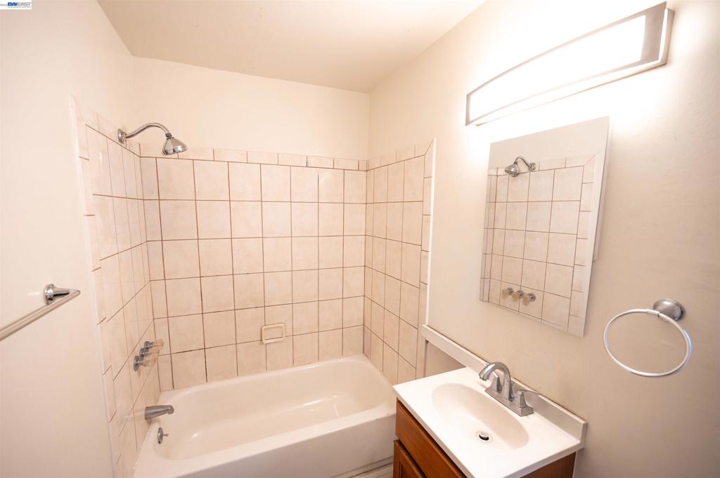 7401 7411 Hillside St Property Photo 29