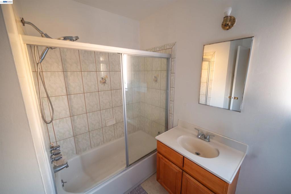 7401 7411 Hillside St Property Photo 32
