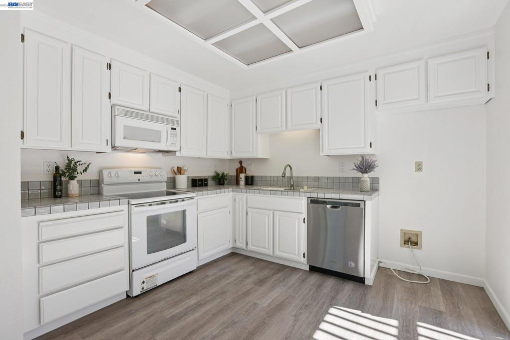 1824 Mockingbird Pl Property Photo 14