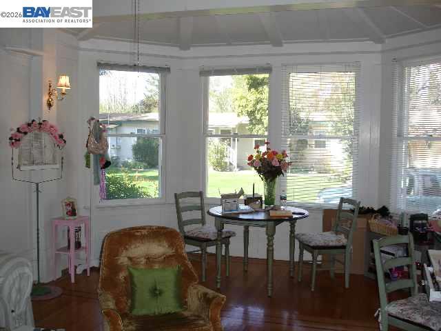 627 Rose Avenue Property Photo 3