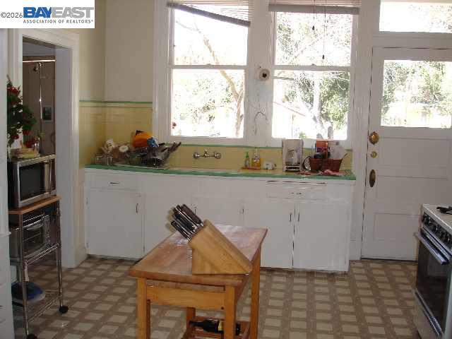 627 Rose Avenue Property Photo 5