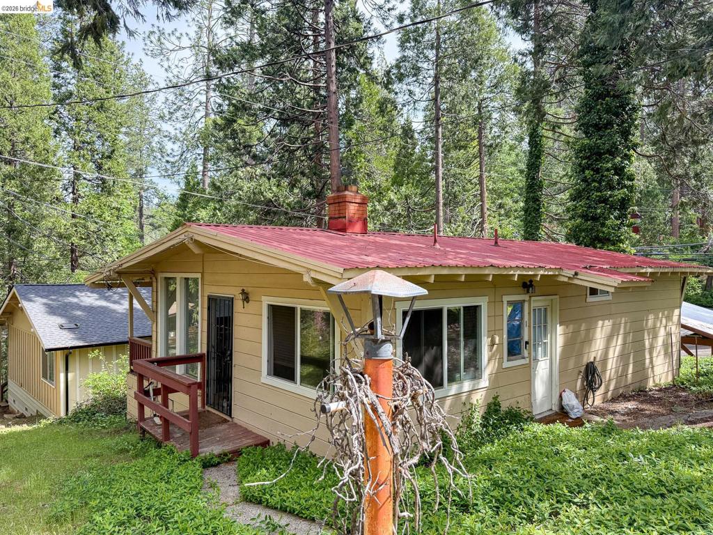 22888 Highland Dr Property Photo 1