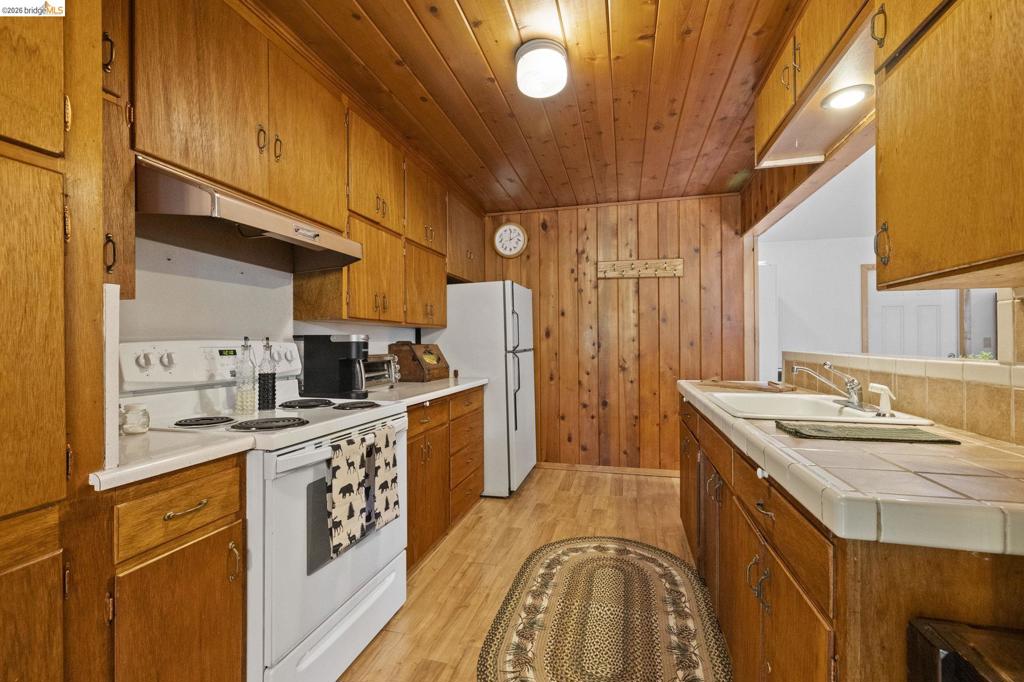 20836 Hiki Pl. Property Photo 8