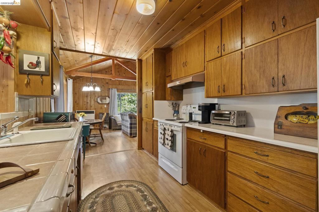20836 Hiki Pl. Property Photo 9