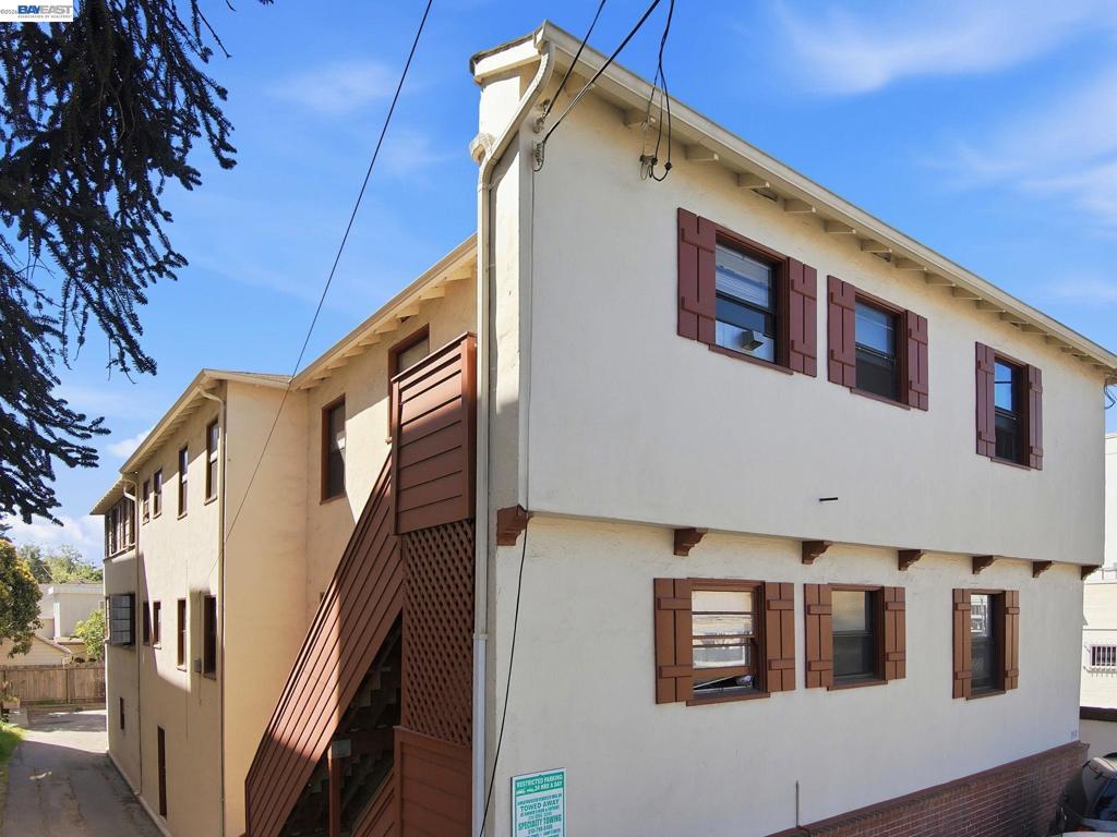 712 Santa Clara Avenue Property Photo 15